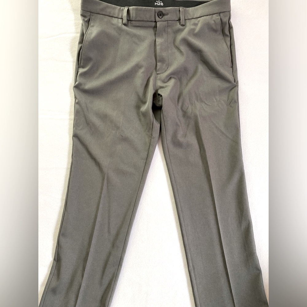 Haggar Gray Dress Pants Classic Straight-Leg
Size 36x30 work, night out, NWOT
